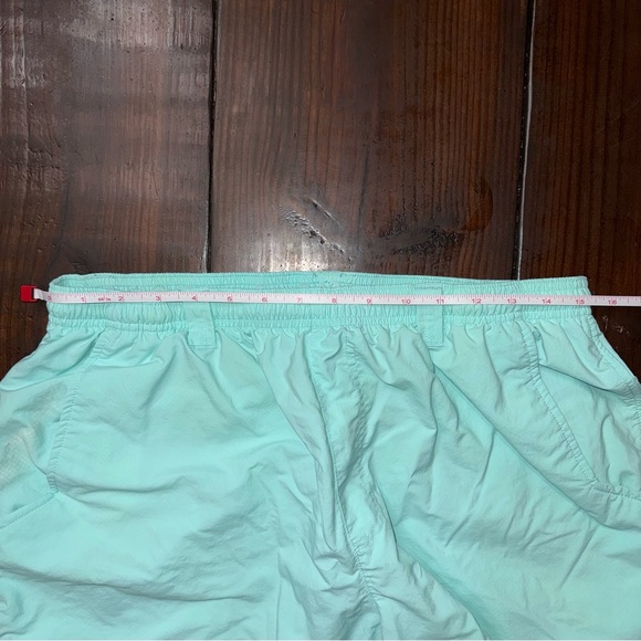Columbia Seafoam Green 6" Inseam PFG Shorts - Picture 7 of 7